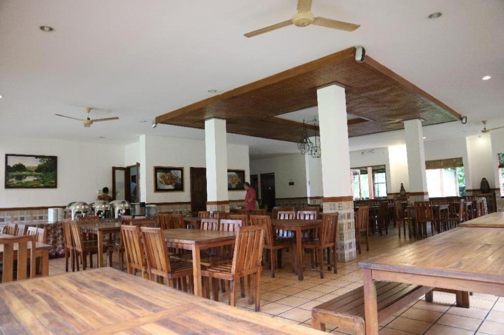 Villa Bukit Pinus Богор Экстерьер фото