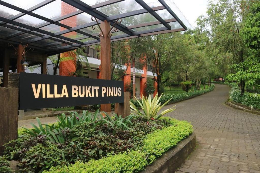 Villa Bukit Pinus Богор Экстерьер фото